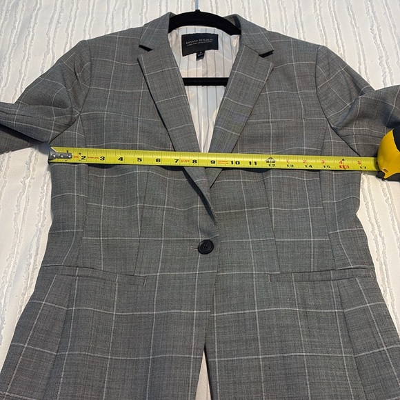 Vintage Banana Republic long and lean blazer - Picture 4 of 9